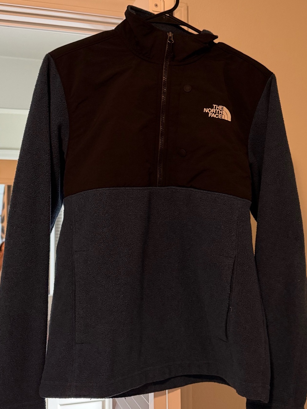 The North Face Men's Black and Navy Half-Zip Fleece Jacket